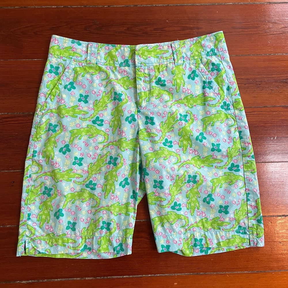 Lilly Pulitzer Resort Fit Green & Pink Alligator Print Preppy Short Sz 8 💚🍄